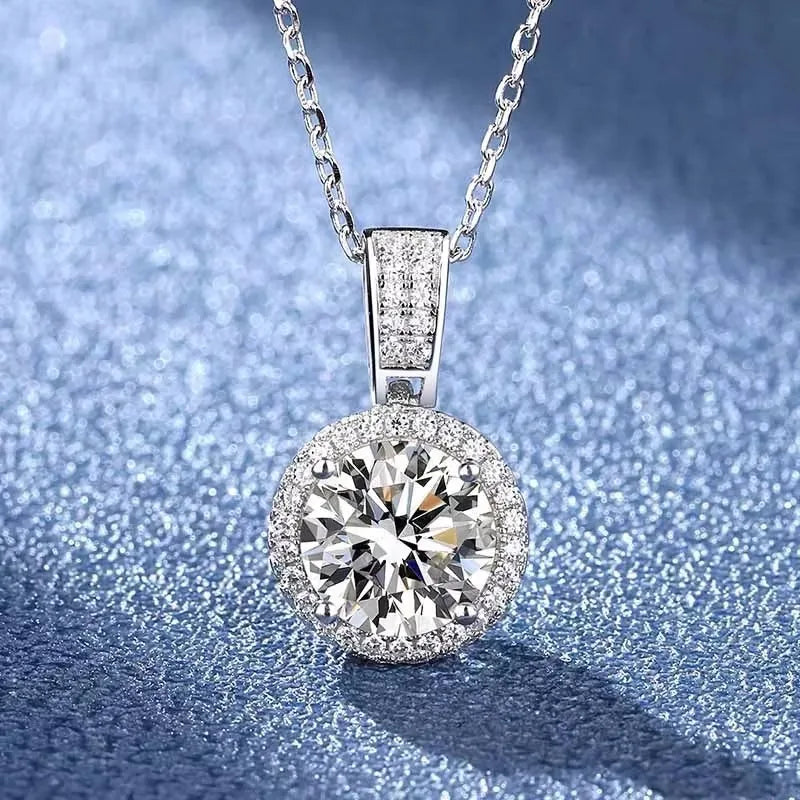 2 CT Classic Pendant Necklace