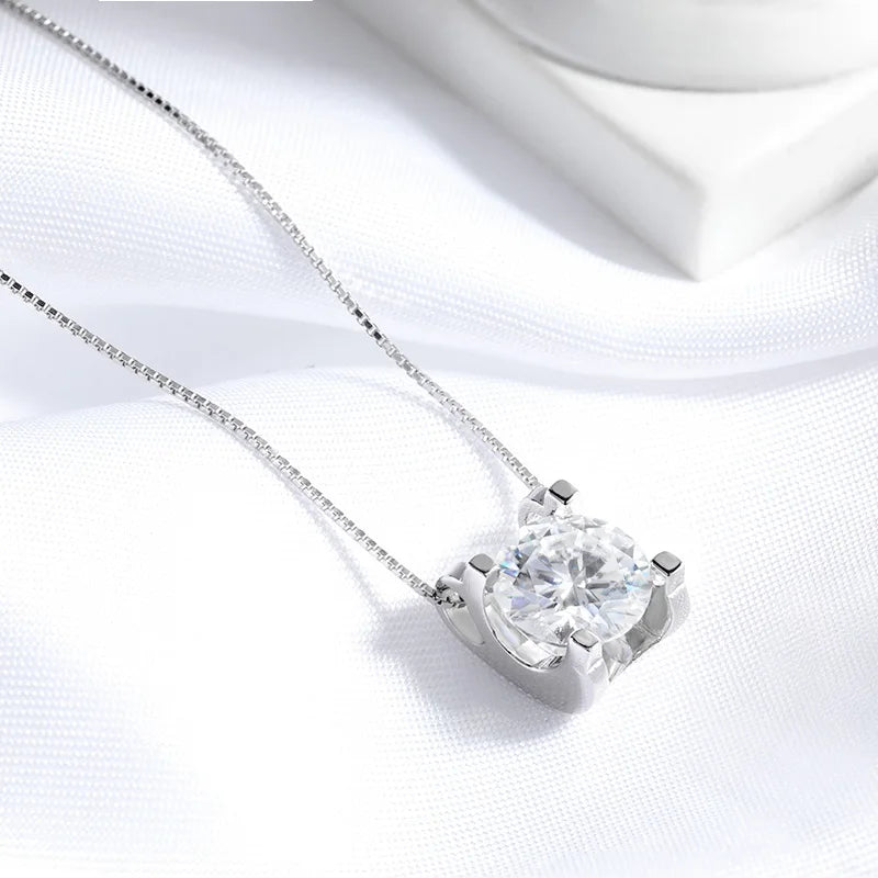 2CT Diamond Pendant Necklace