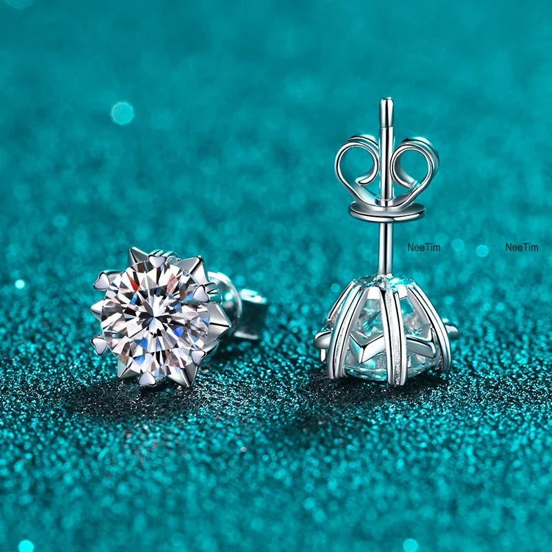 0,5 CT Snowflake Stud Earrings