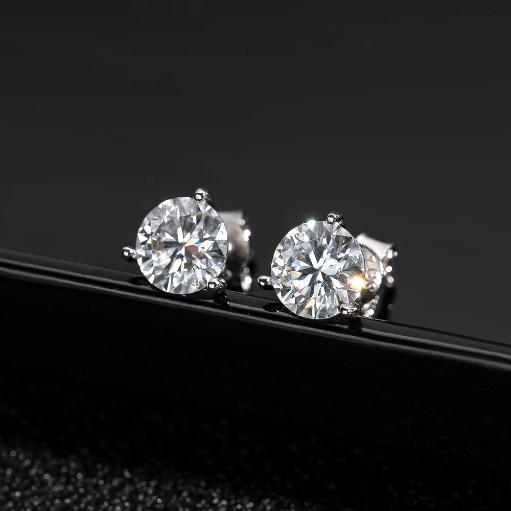 0,3 - 0,8 CT D Color 3-Claw Stud Earrings