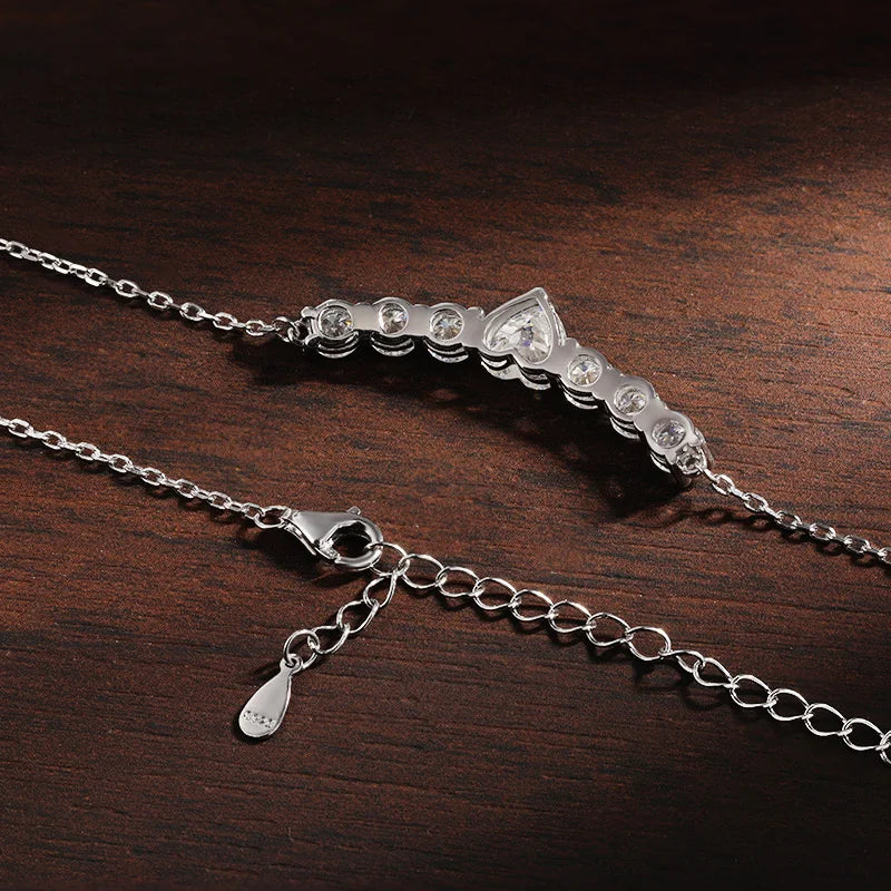 2,8 CT D VVS1 Heart Pendant Necklace
