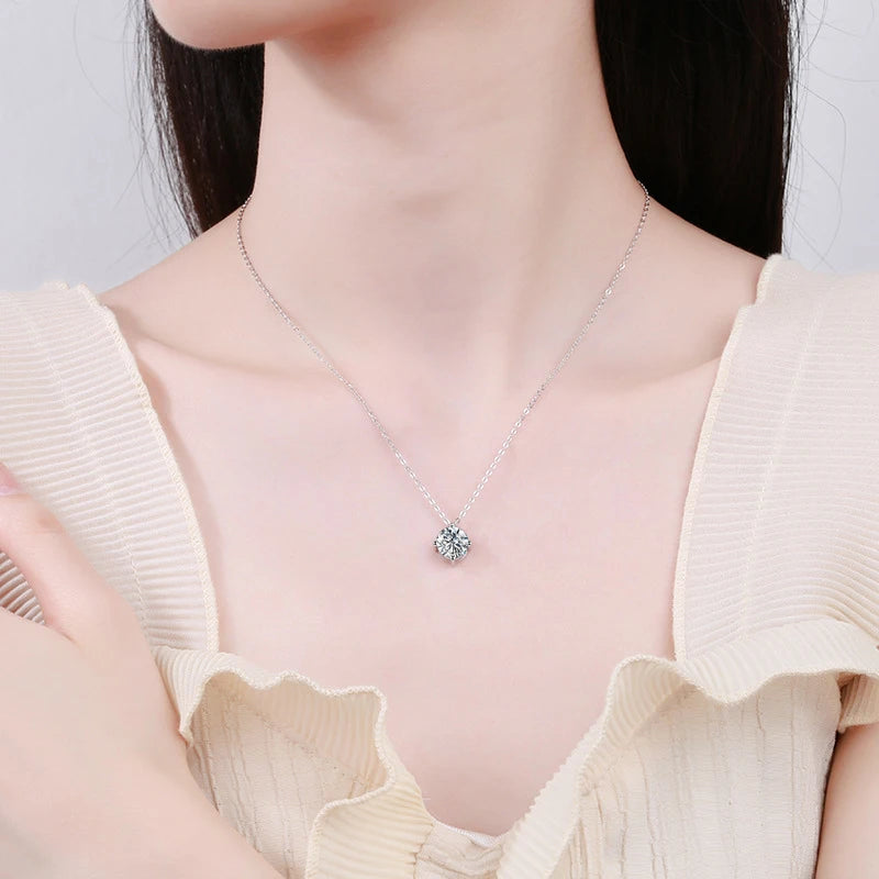 0,5-2CT D VVS1 Pendant Necklace