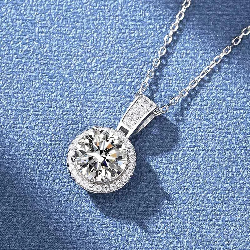 2 CT Classic Pendant Necklace