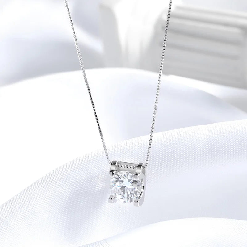 2CT Diamond Pendant Necklace