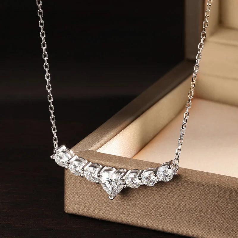 2,8 CT D VVS1 Heart Pendant Necklace