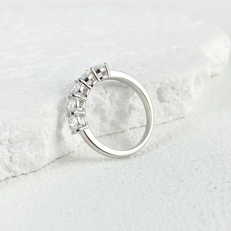 1,5 CT 5 Stone Ring