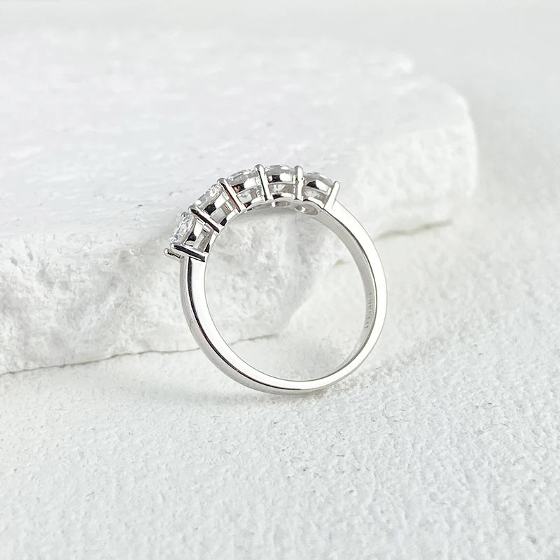 1,5 CT 5 Stone Ring