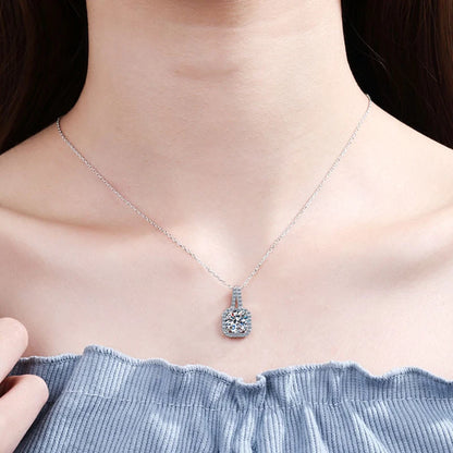 1CT D VVS1 Pendant Necklace