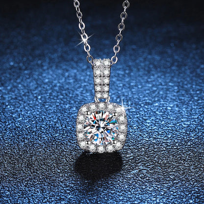 1CT D VVS1 Pendant Necklace