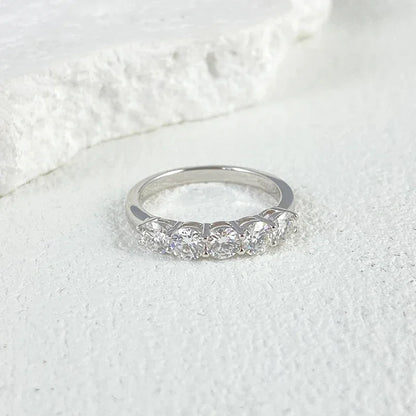 1,5 CT 5 Stone Ring
