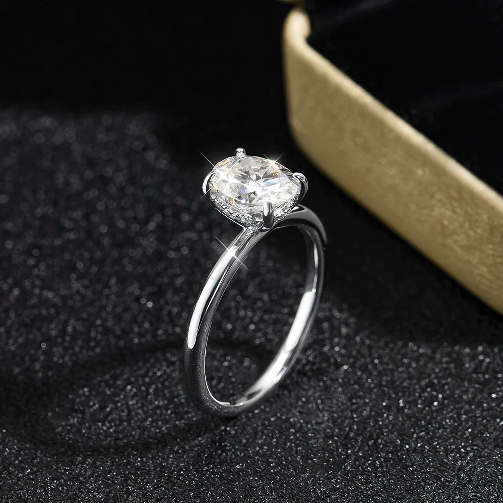 2 CT D VVS1 Oval Ring 4-Prong Setting