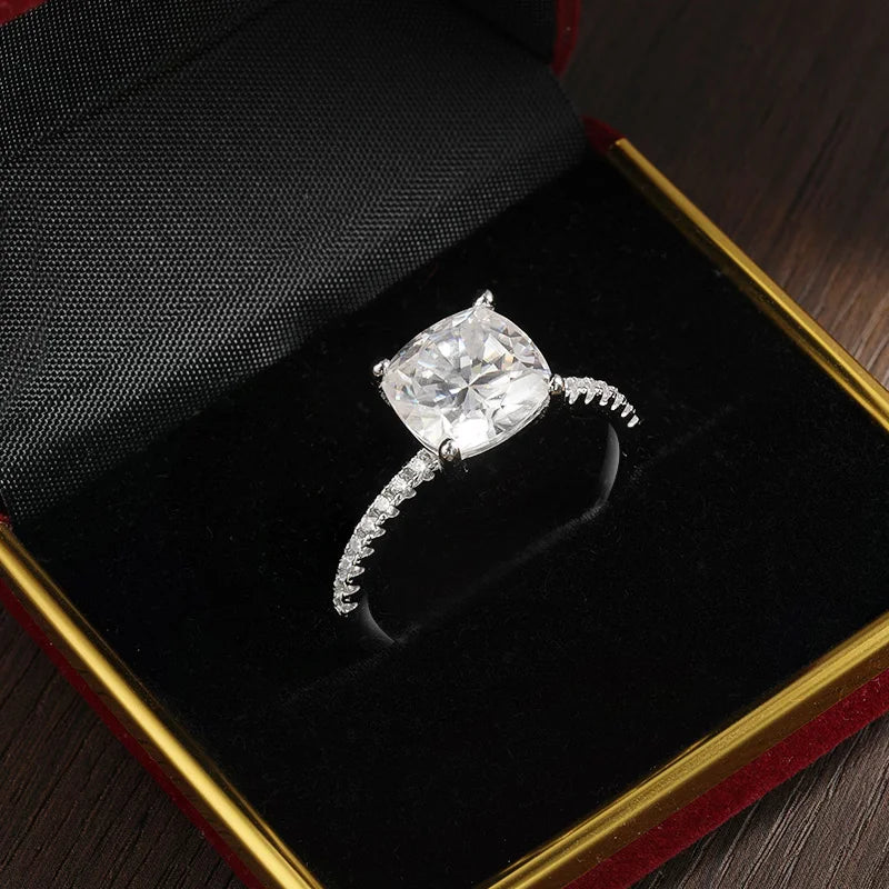 3 CT D VVS1 Cushion Ring