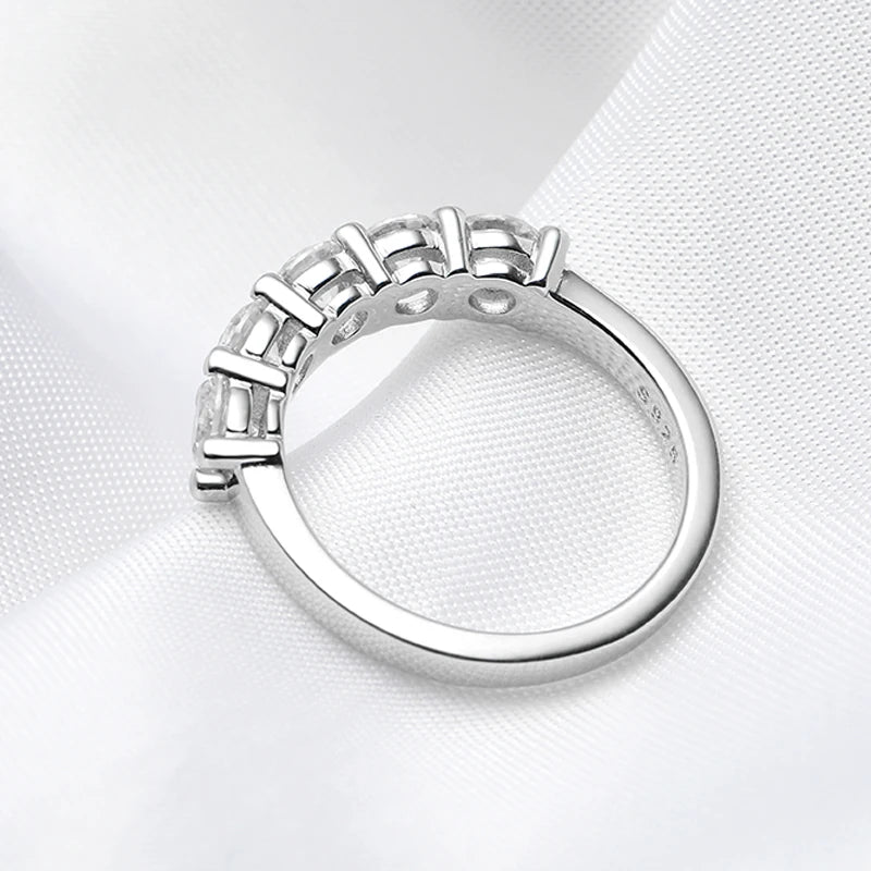 1.5 CT Ring 4mm Stone