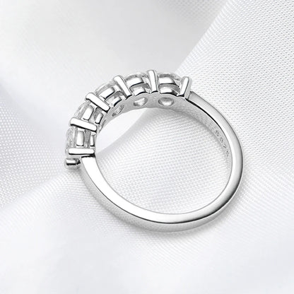 1.5 CT Ring 4mm Stone