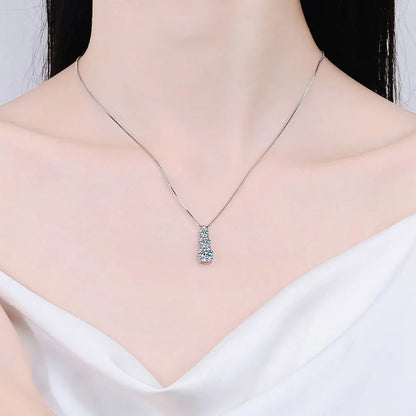 1,8 CT 3-Stone Pendant Necklace