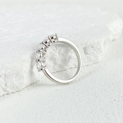 1,5 CT 5 Stone Ring