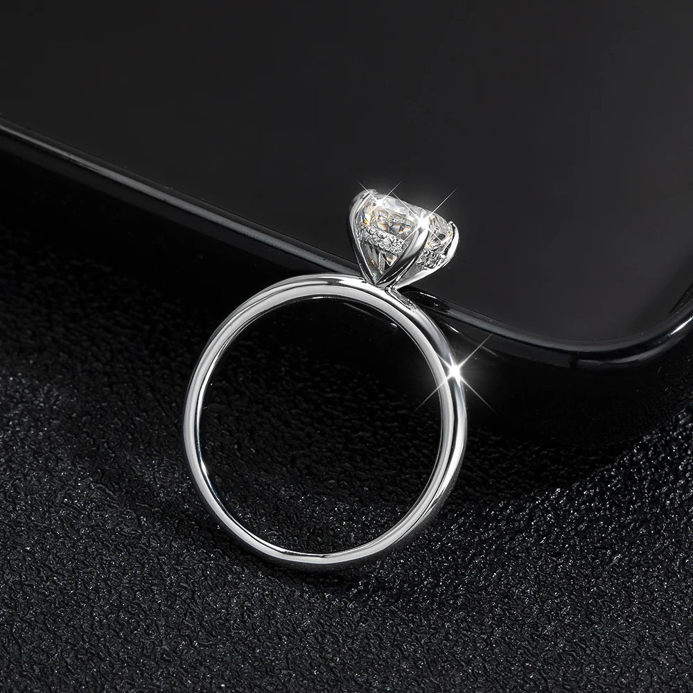 2 CT D VVS1 Oval Ring 4-Prong Setting