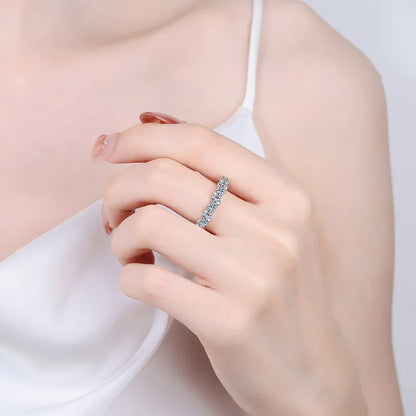 0.9 CT Ring – Emerald/Round Cut Half Eternity