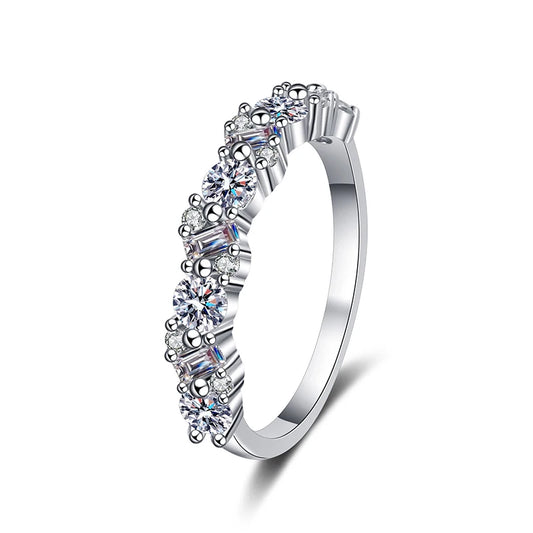 0.9 CT Ring – Emerald/Round Cut Half Eternity