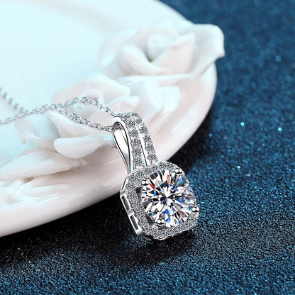 1CT D VVS1 Pendant Necklace