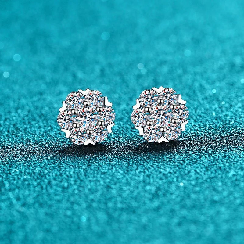 1,6 CT Diamond Flower Earrings