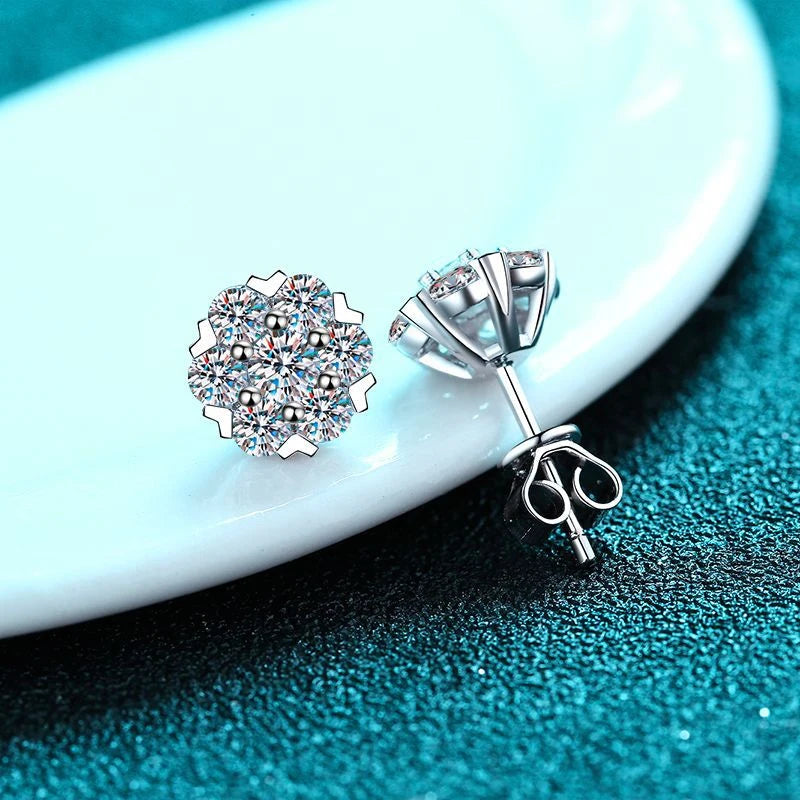 1,6 CT Diamond Flower Earrings