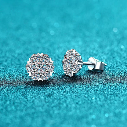 1,6 CT Diamond Flower Earrings